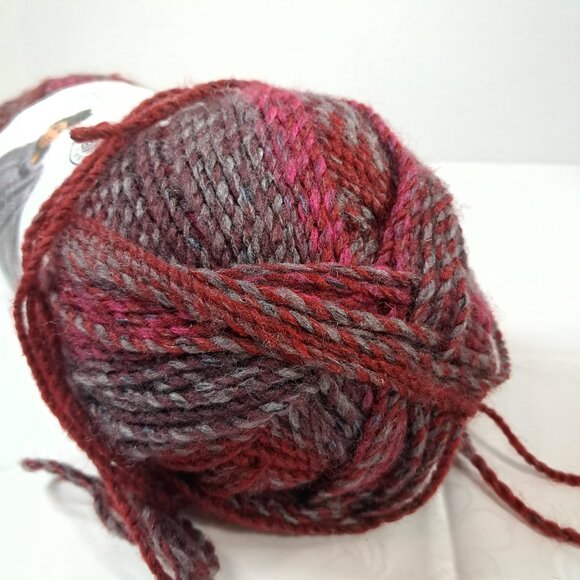Loops & Threads Barcelona Yarn Heartbeat BT-08 Pink red Maroon bulky variegated - Picture 2 of 6